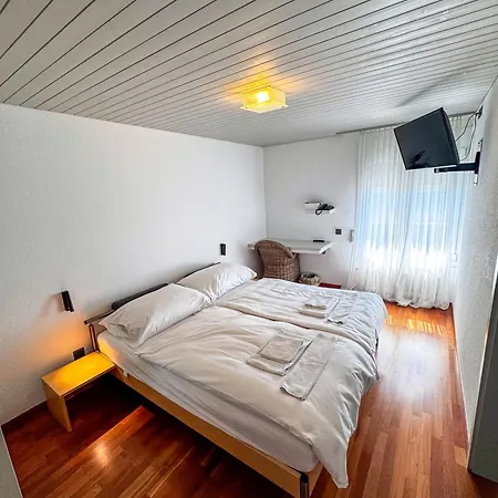 Dogan's Hotel *